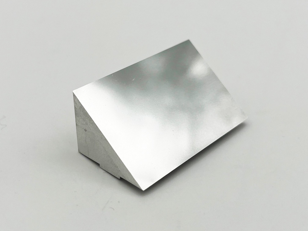 Flat mirrors